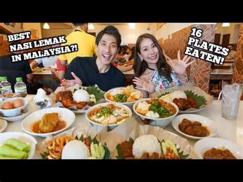 LEGENDARY Village Park Nasi Lemak Eating .